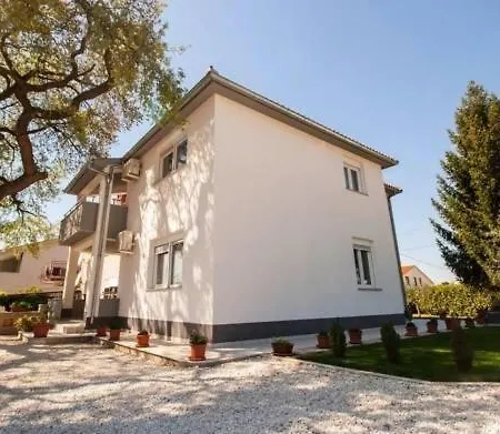 Apartament For Families With Children - 26920 Pula